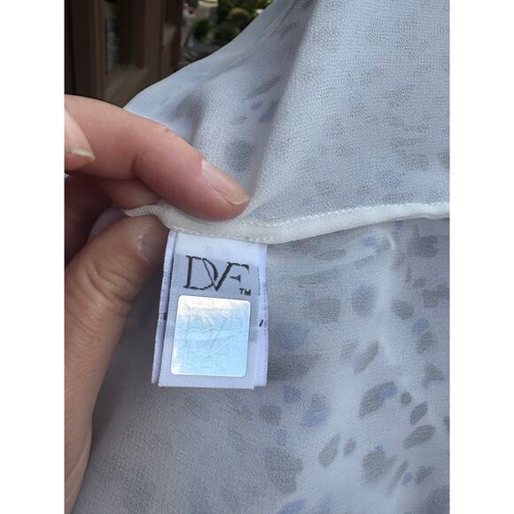 Diane von Furstenberg Silk Blue Black White Spotted 3/4 Sleeve Lined Top - 6 - Picture 8 of 11